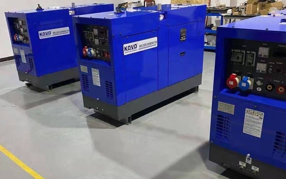 Schweißen mit KOVO Diesel Dual Holder Permanent Magnet Welder Generator DC600A DGW500 bei 85V Ausgangsspannung
